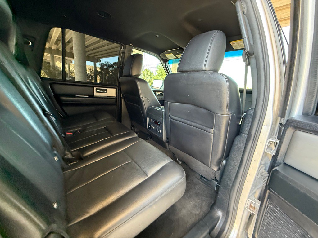 2016 Ford Expedition Image 16