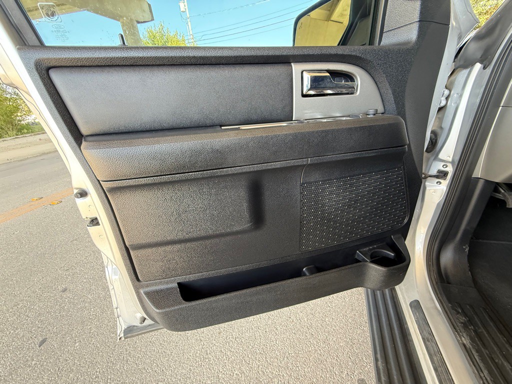 2016 Ford Expedition Image 25