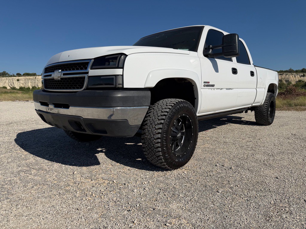 2006 Chevrolet Silverado 1500 Image 2