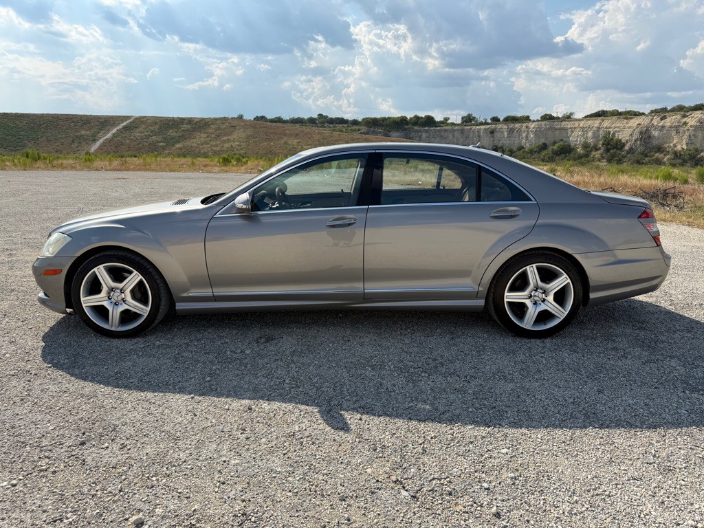 2009 Mercedes-Benz S-Class Image 3