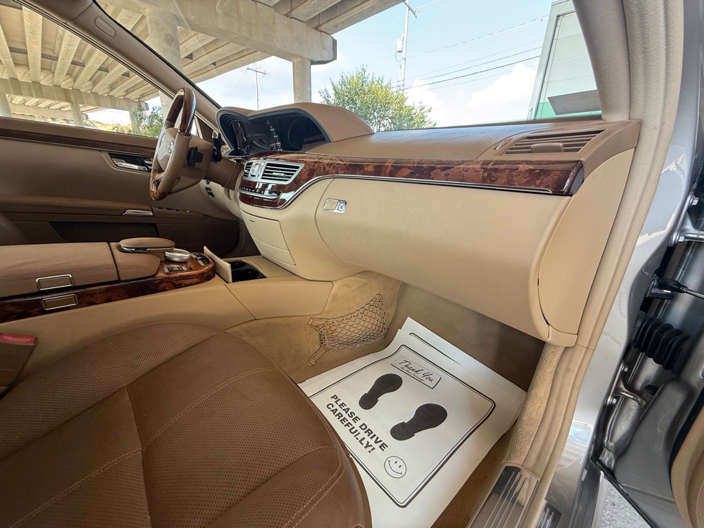 2009 Mercedes-Benz S-Class Image 13