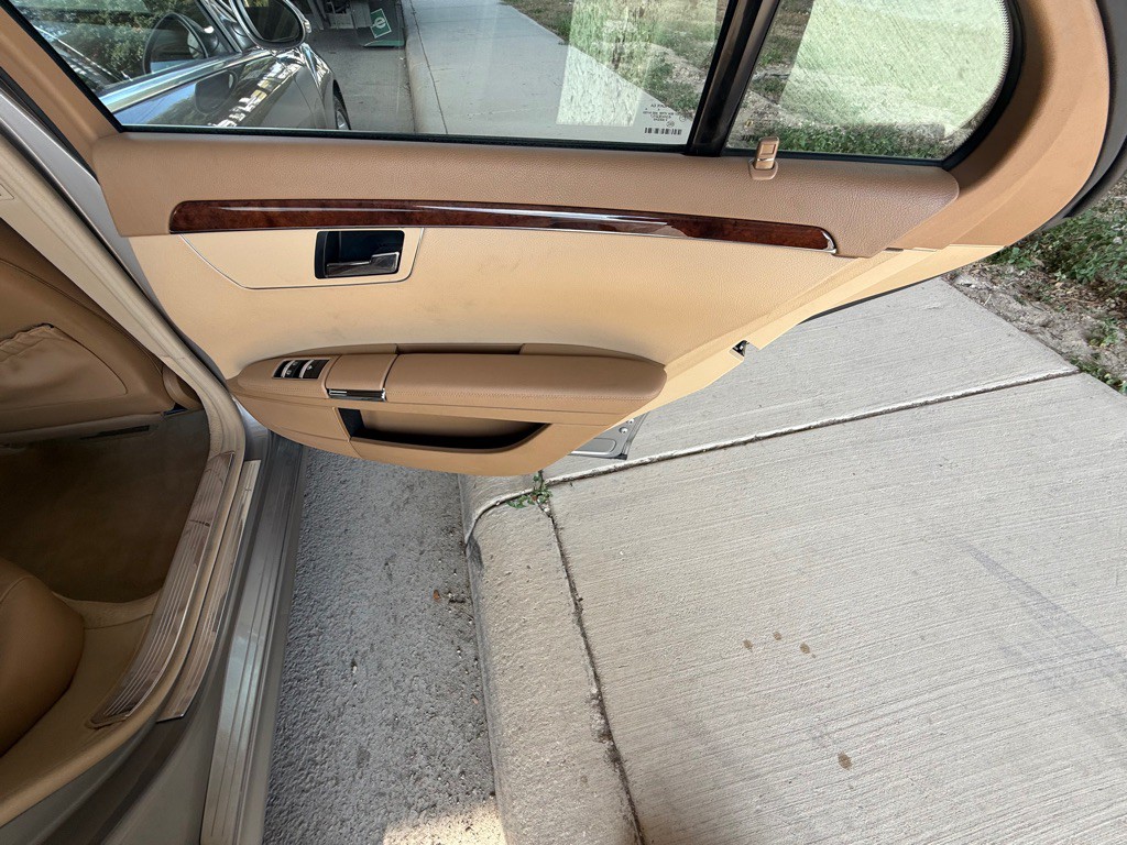 2009 Mercedes-Benz S-Class Image 15