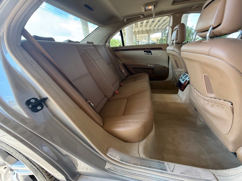 2009 Mercedes-Benz S-Class Image 17