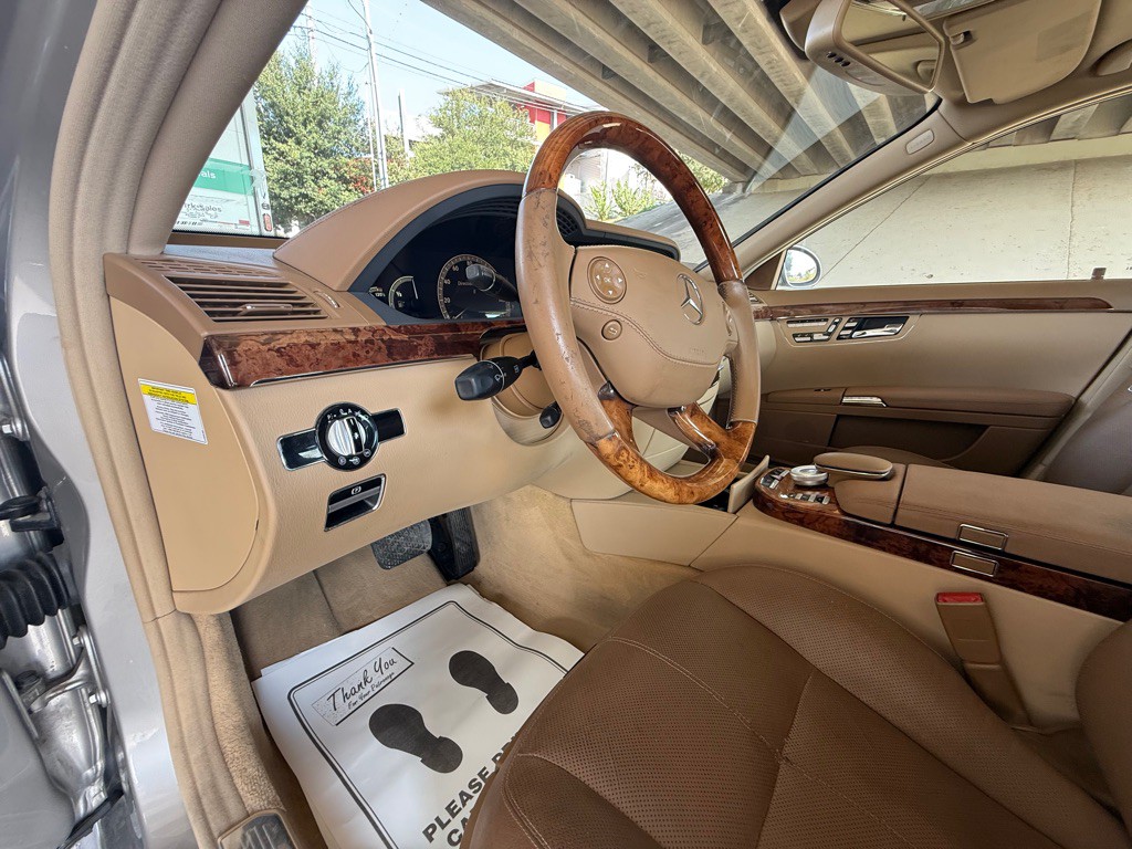 2009 Mercedes-Benz S-Class Image 24