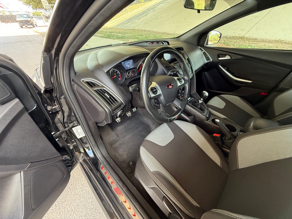 2014 Ford Focus Image 25