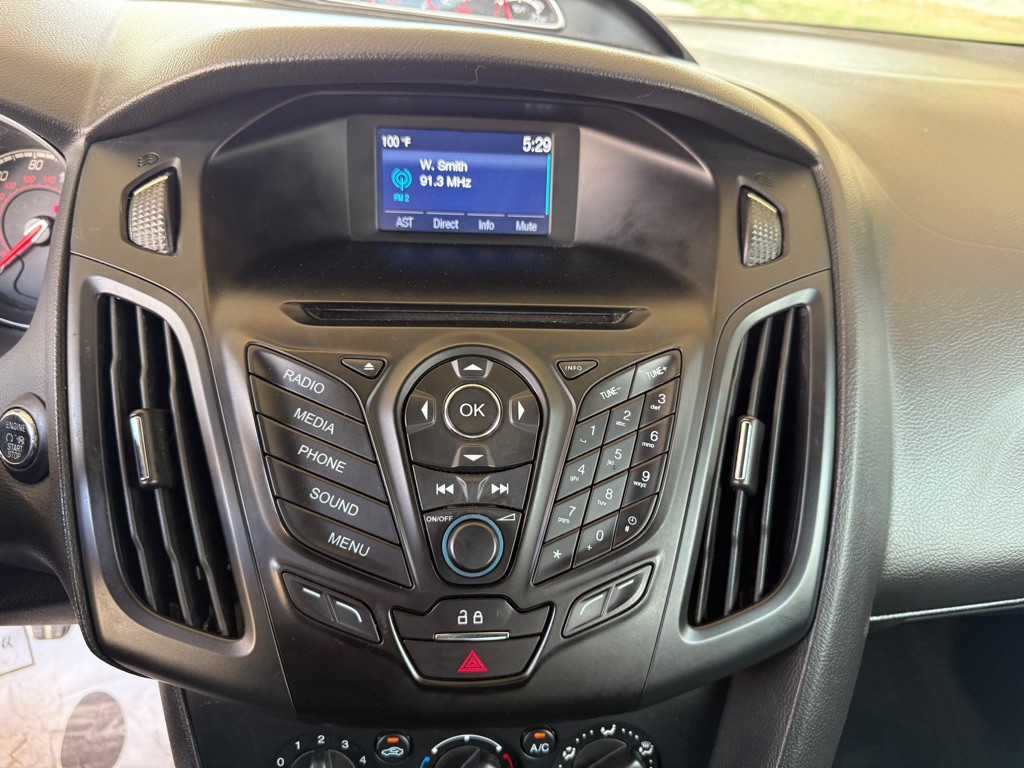 2014 Ford Focus Image 30