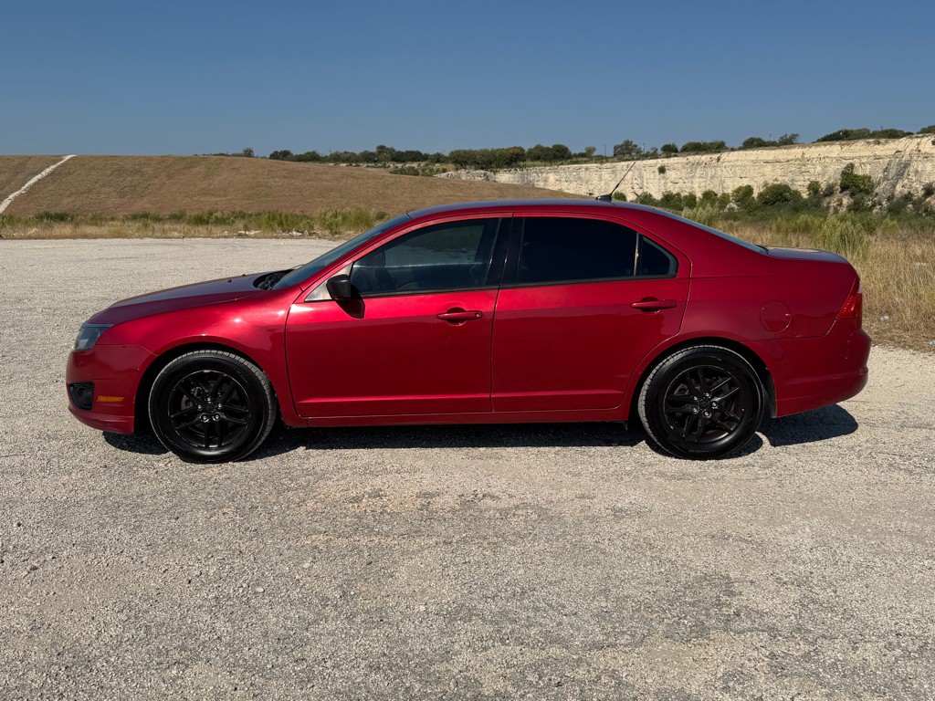 2010 Ford Fusion Image 3