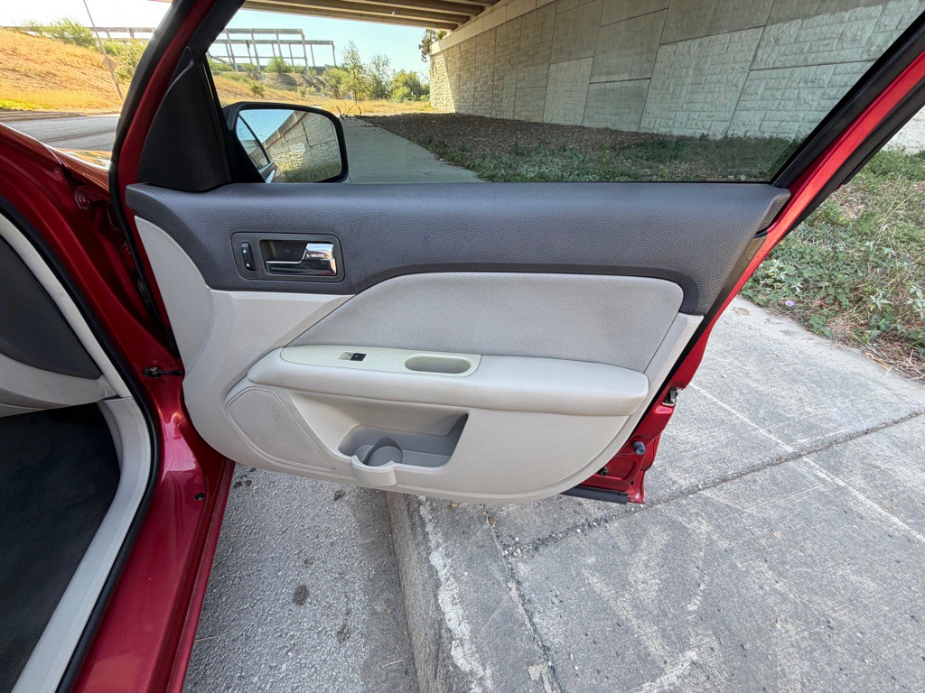 2010 Ford Fusion Image 11