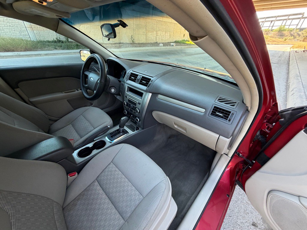 2010 Ford Fusion Image 12