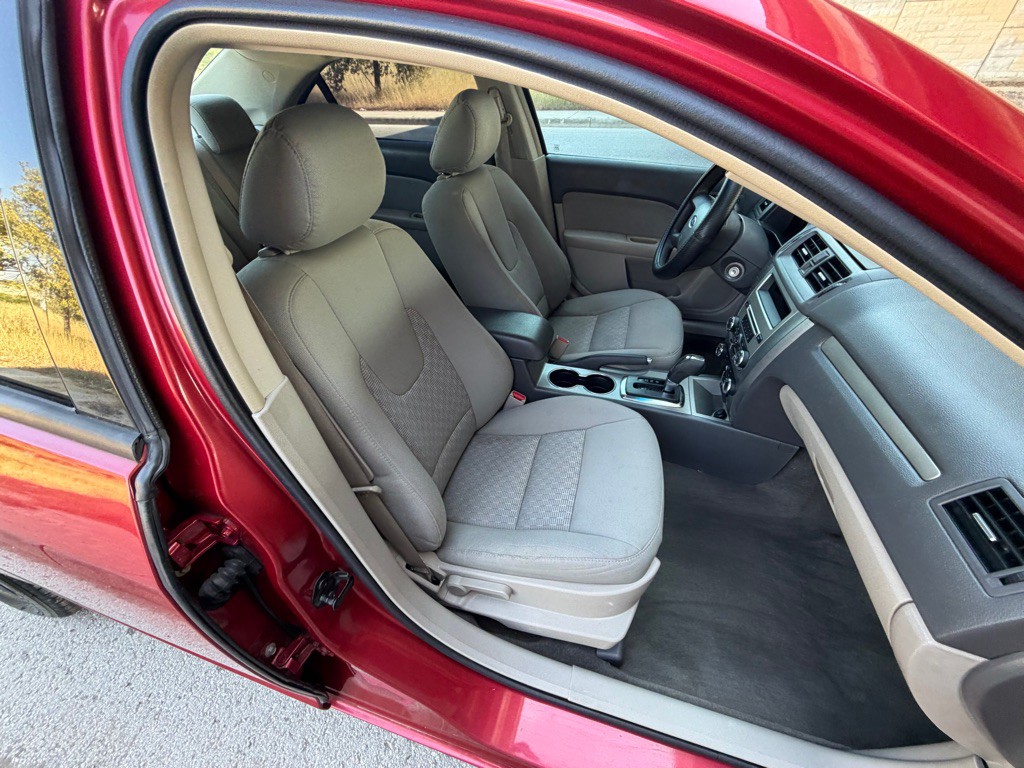 2010 Ford Fusion Image 13