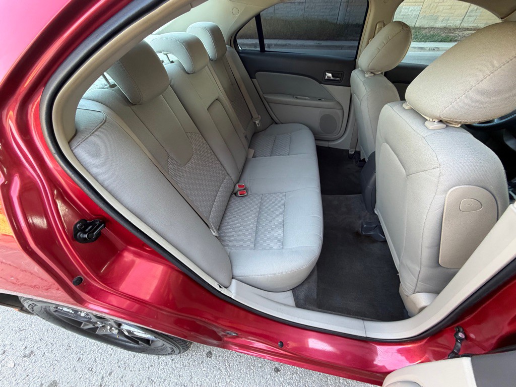 2010 Ford Fusion Image 16