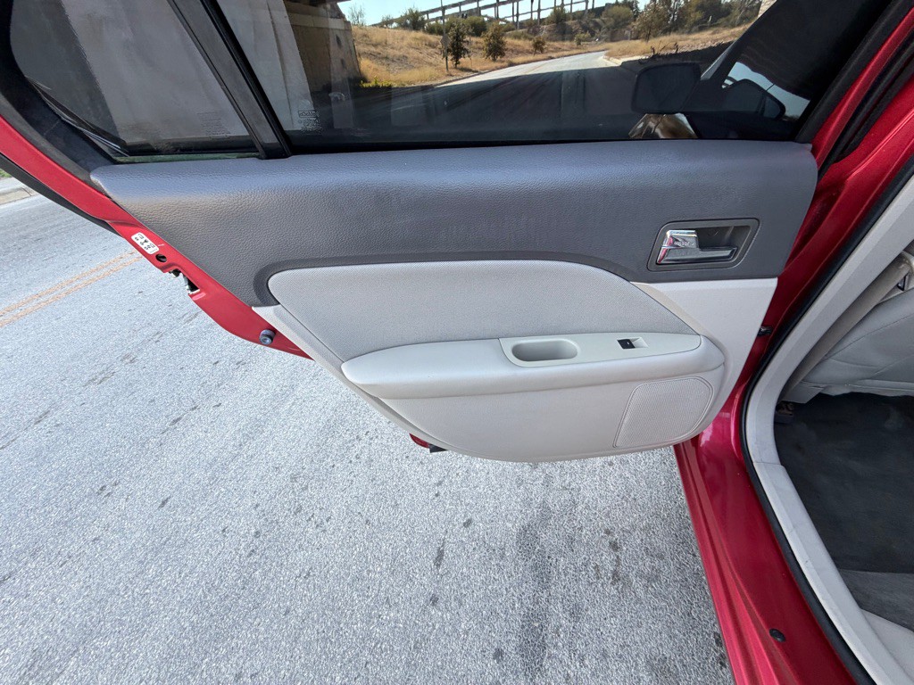 2010 Ford Fusion Image 17