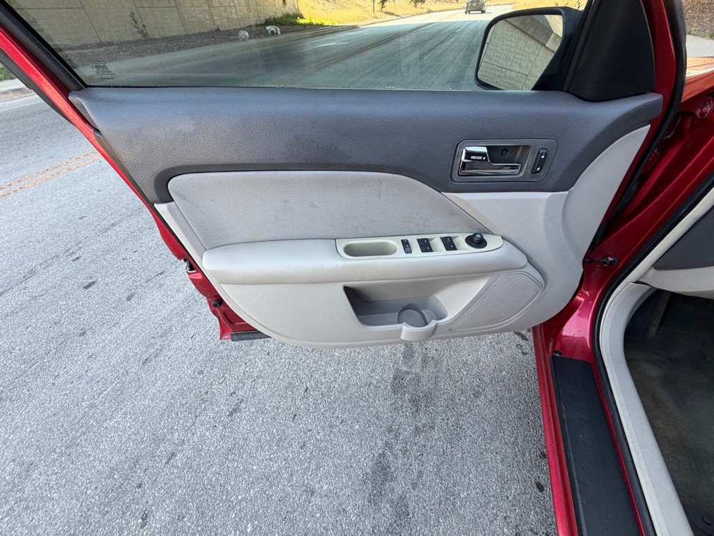 2010 Ford Fusion Image 22