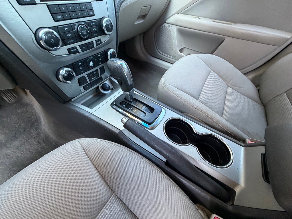 2010 Ford Fusion Image 25