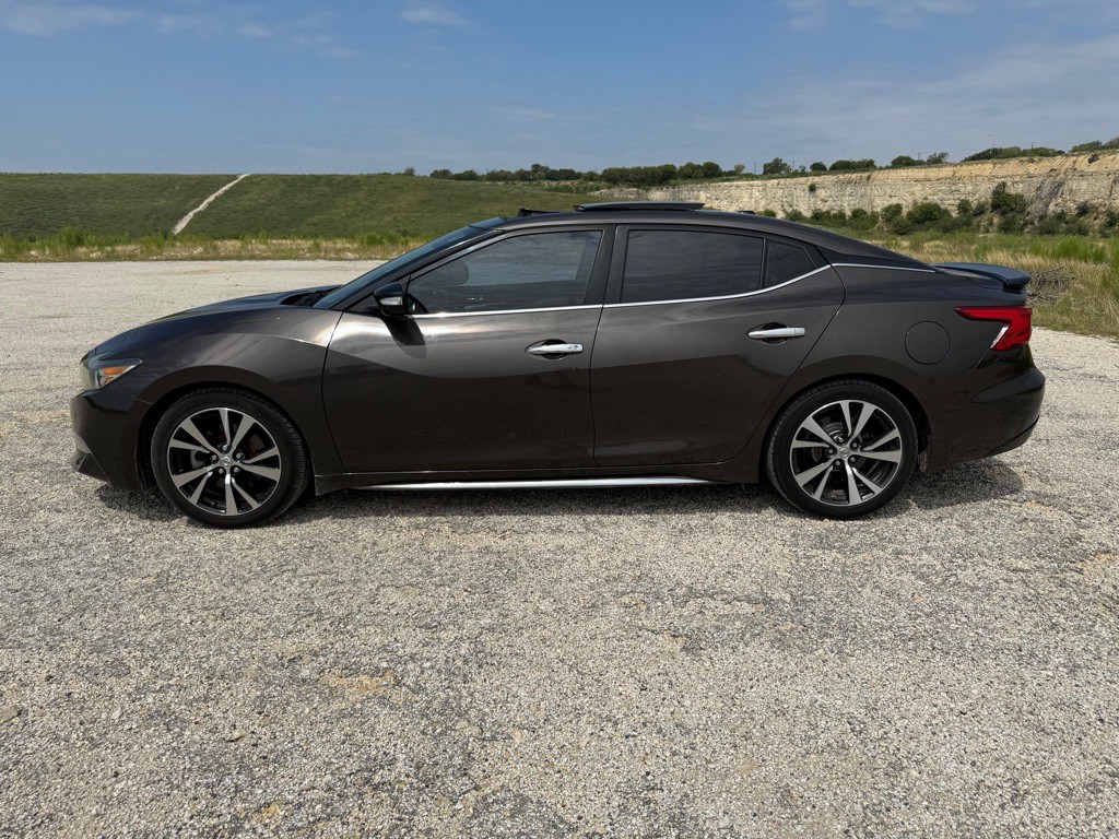 2016 Nissan Maxima Image 3