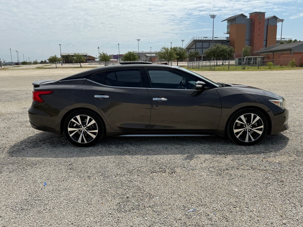 2016 Nissan Maxima Image 8
