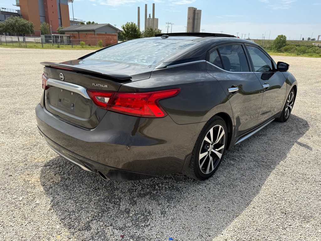 2016 Nissan Maxima Image 9