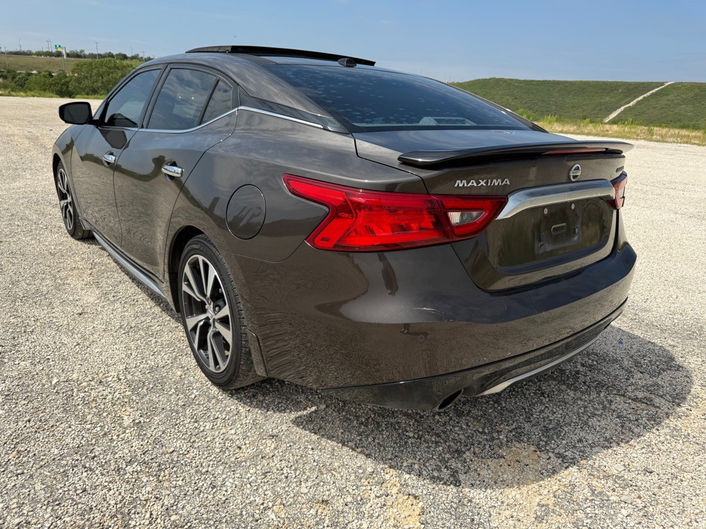 2016 Nissan Maxima Image 11