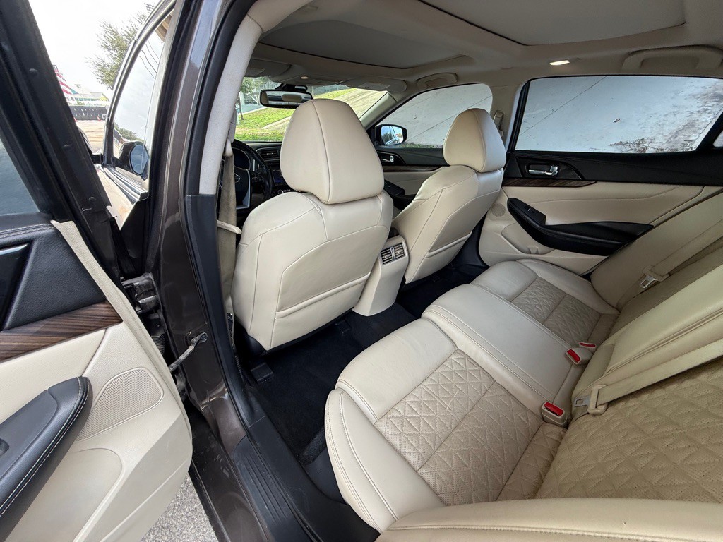 2016 Nissan Maxima Image 19