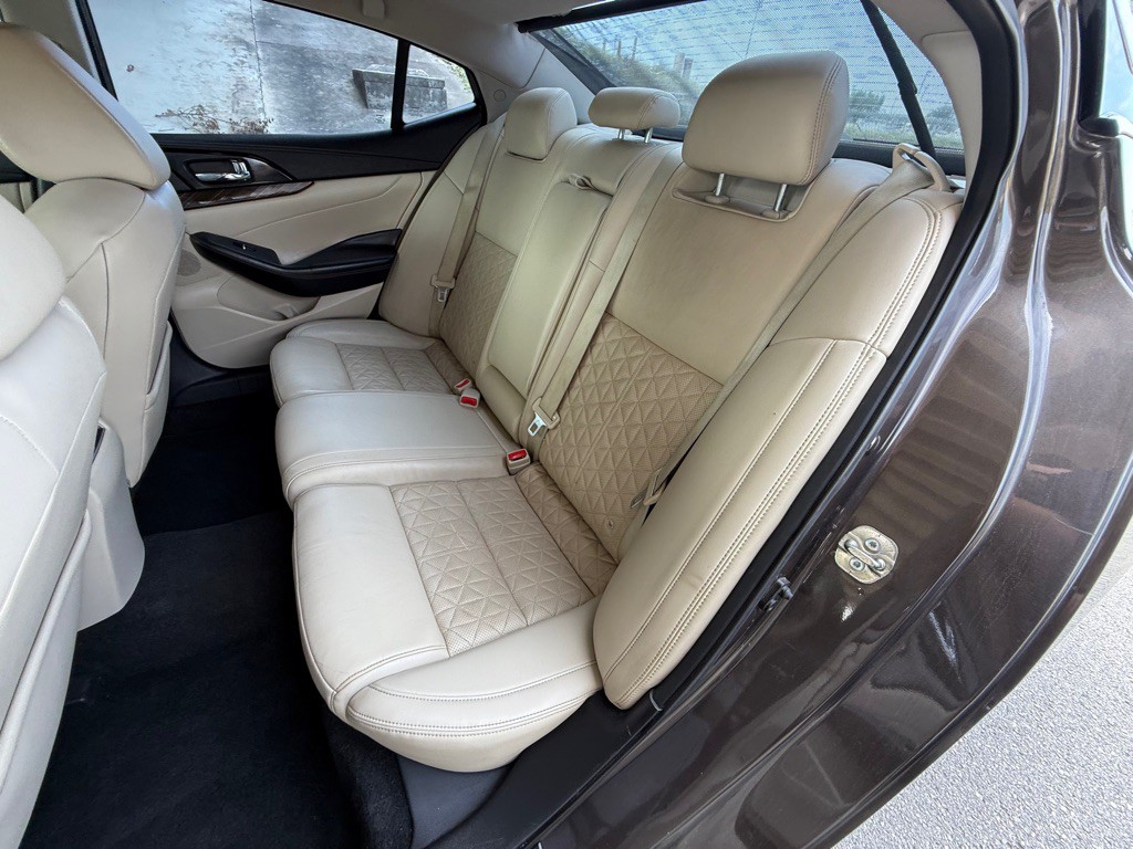 2016 Nissan Maxima Image 20