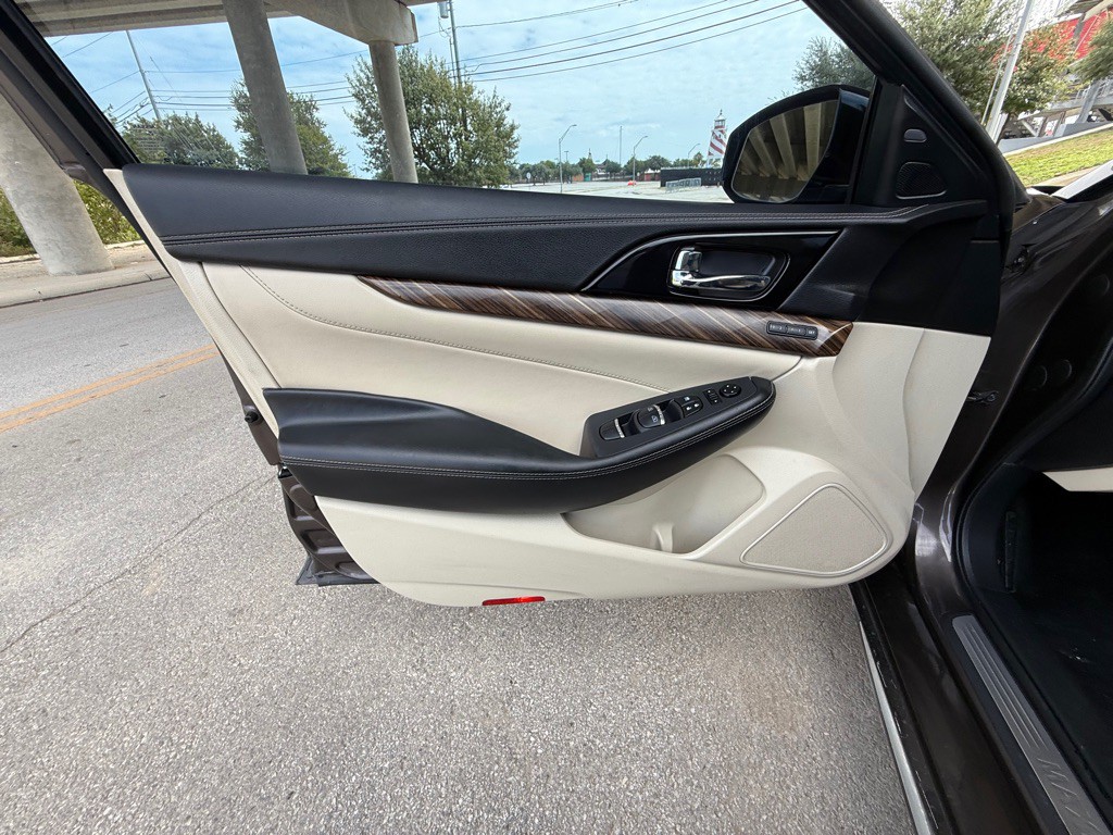 2016 Nissan Maxima Image 23