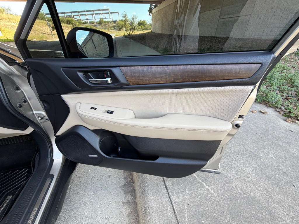 2016 Subaru Outback Image 12