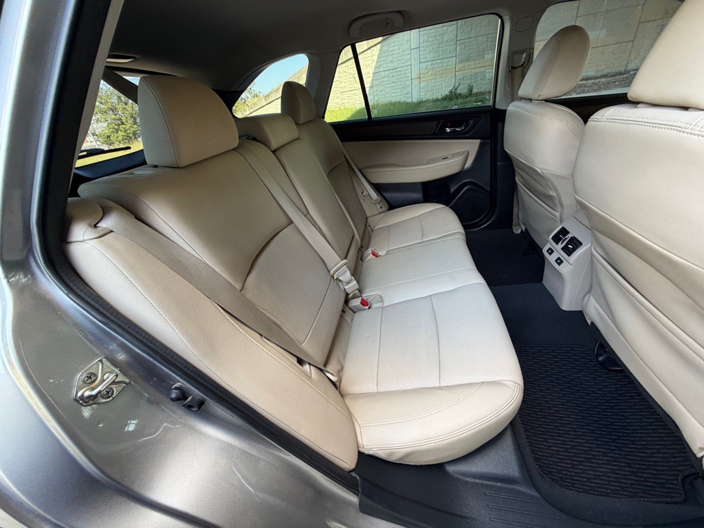 2016 Subaru Outback Image 17