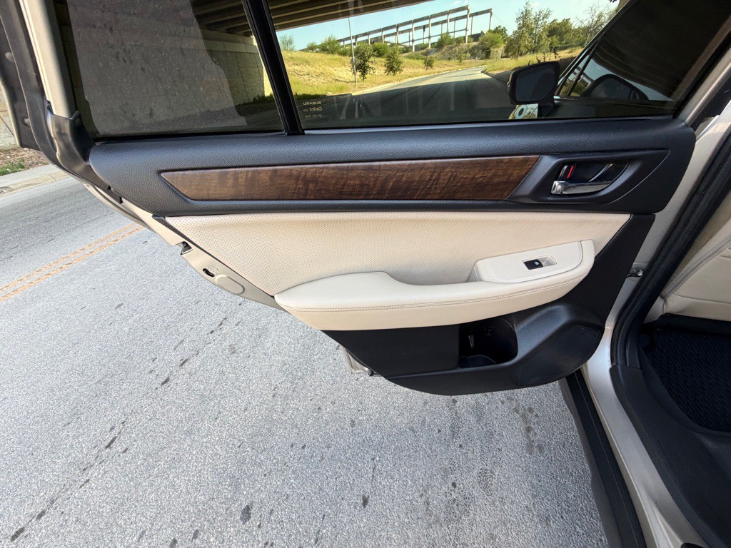 2016 Subaru Outback Image 18