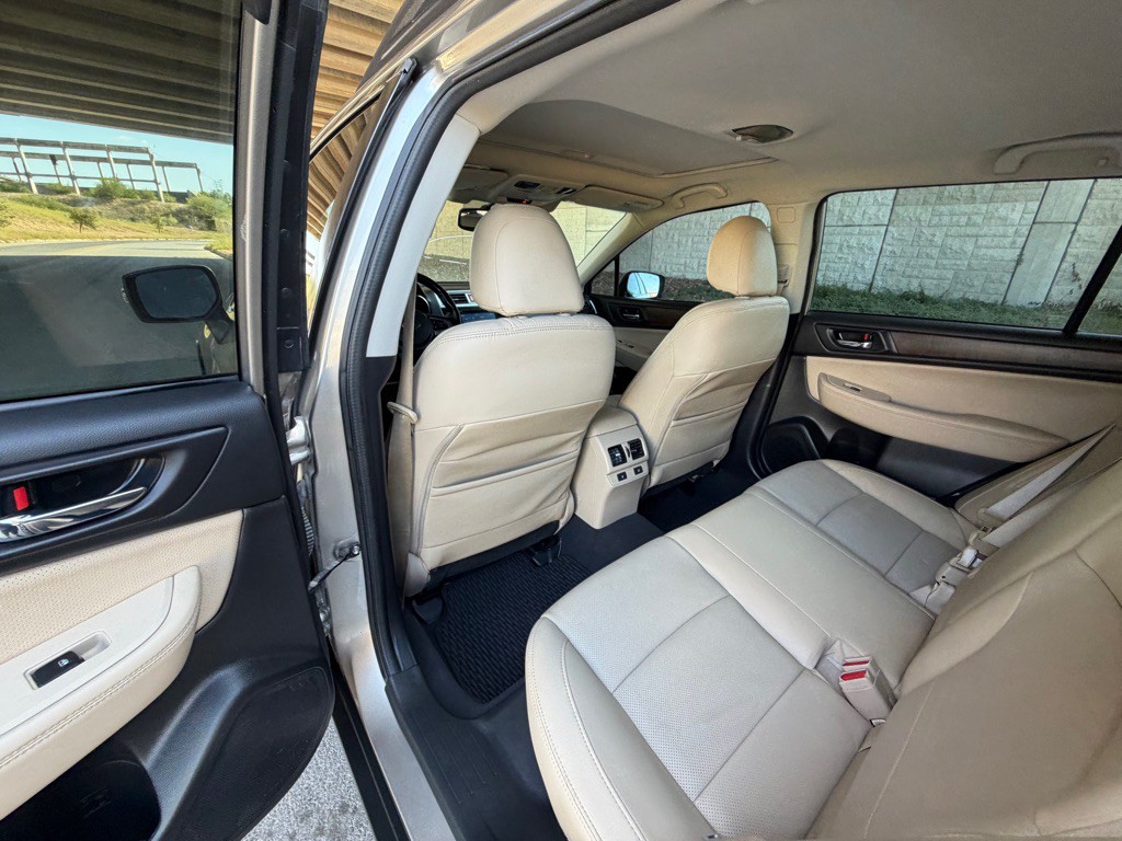 2016 Subaru Outback Image 19