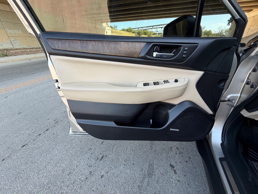 2016 Subaru Outback Image 23
