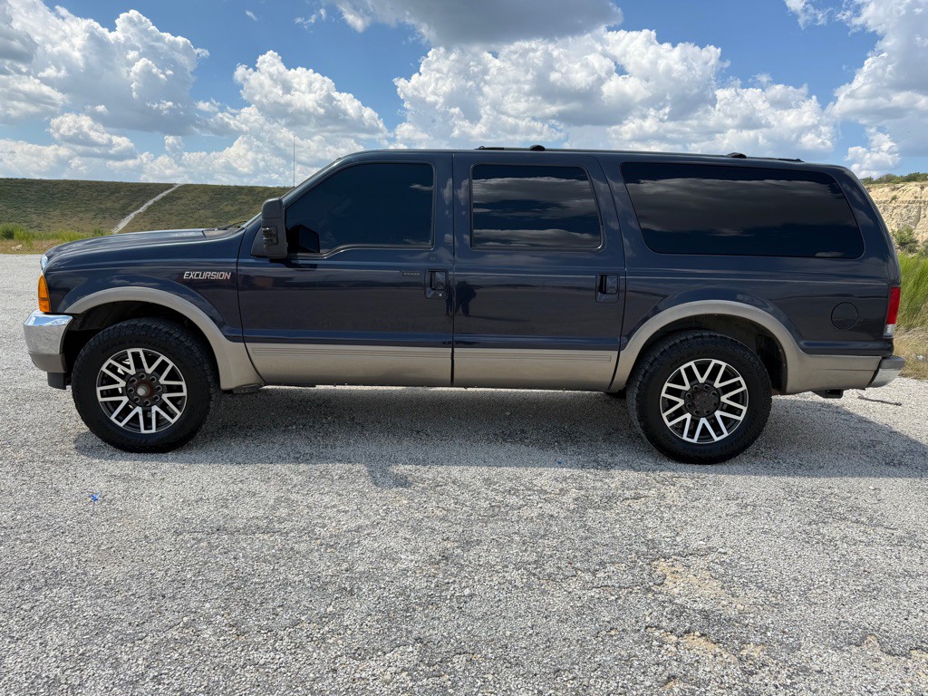2000 Ford Excursion Image 3