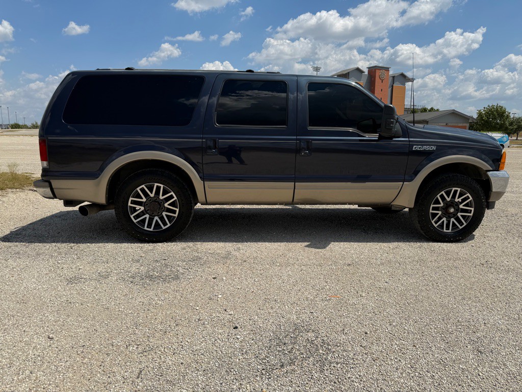 2000 Ford Excursion Image 8