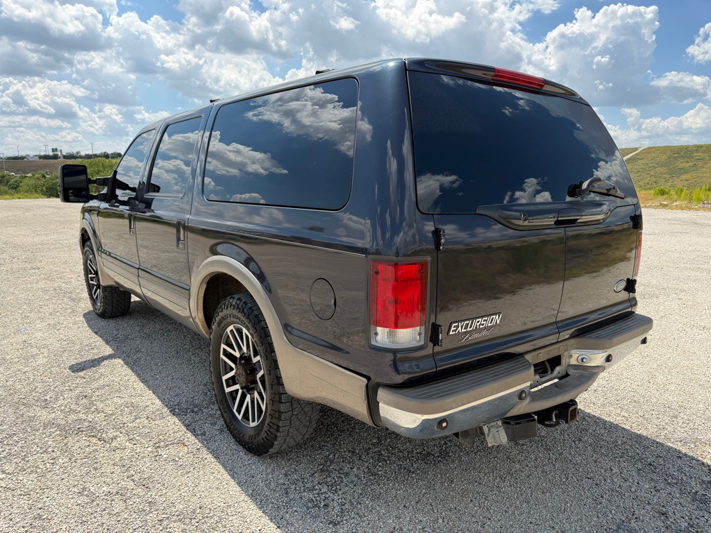 2000 Ford Excursion Image 11