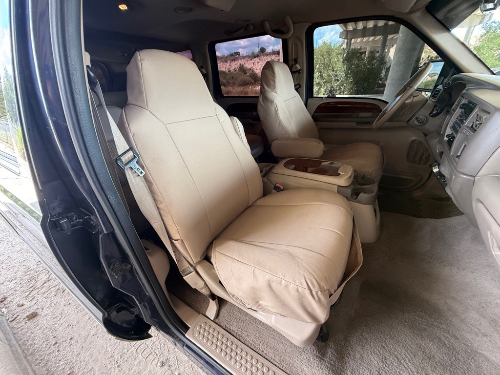 2000 Ford Excursion Image 14