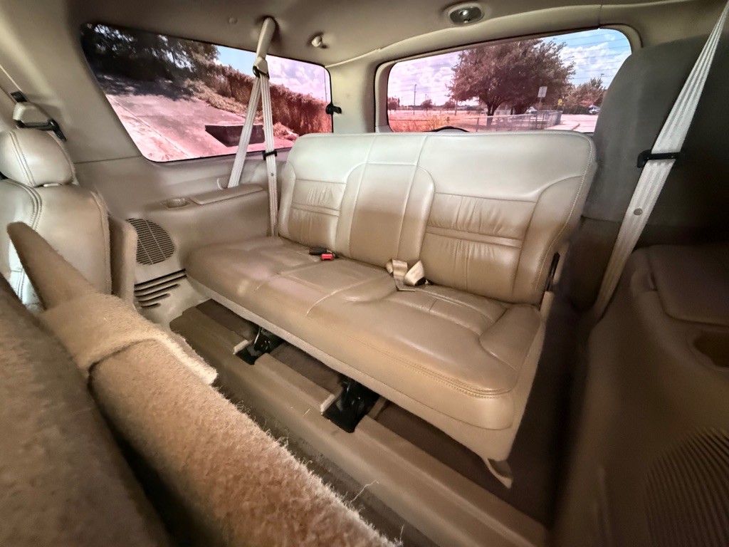 2000 Ford Excursion Image 19