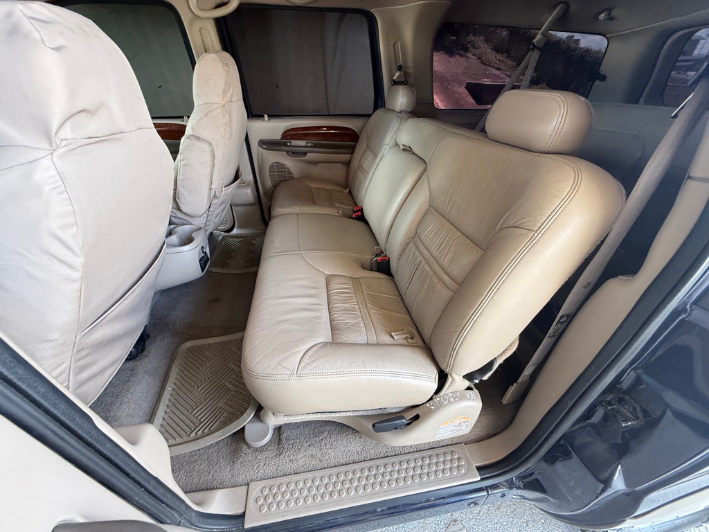 2000 Ford Excursion Image 22