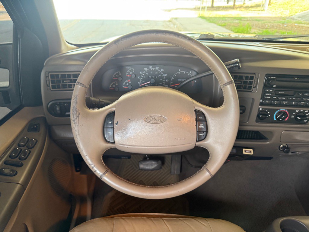 2000 Ford Excursion Image 24