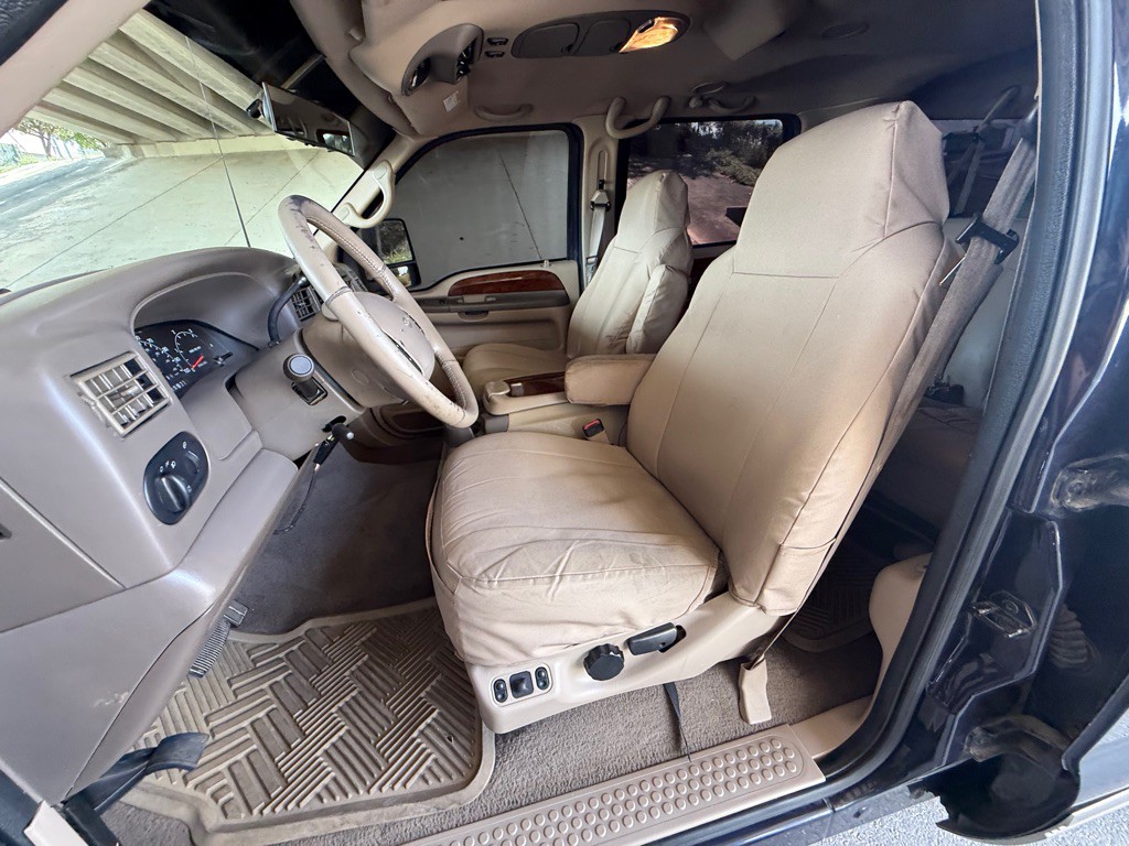 2000 Ford Excursion Image 27