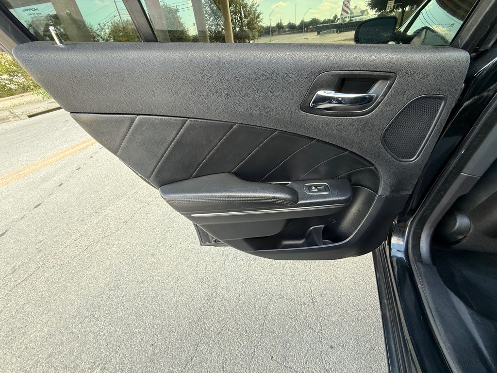 2013 Dodge Charger Image 18