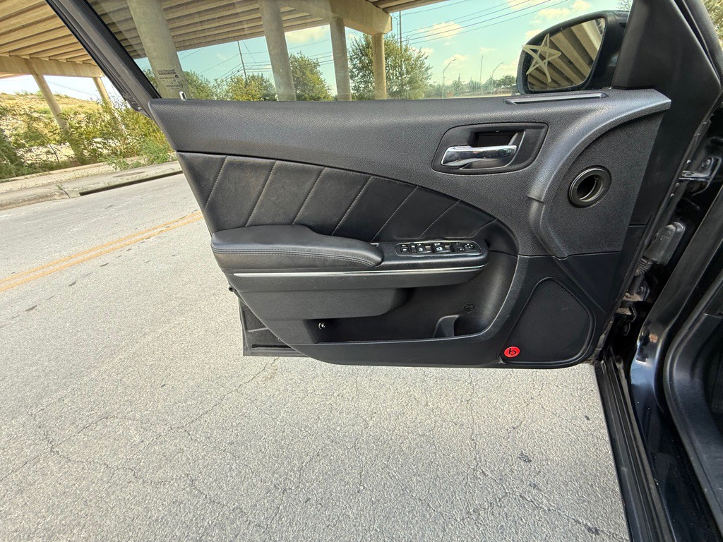 2013 Dodge Charger Image 24
