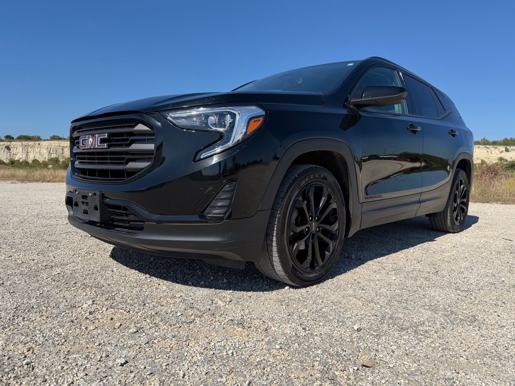 2021 GMC Terrain Image 2