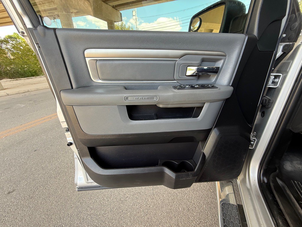 2016 RAM 1500 Image 26