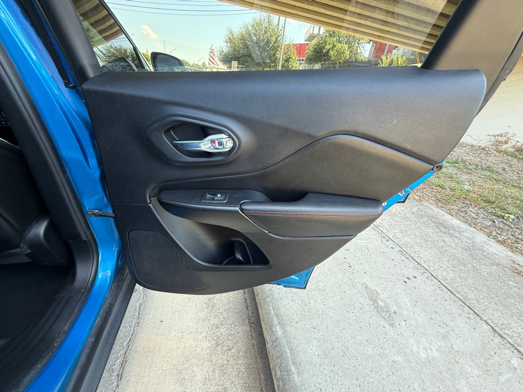 2019 Jeep Cherokee Image 15