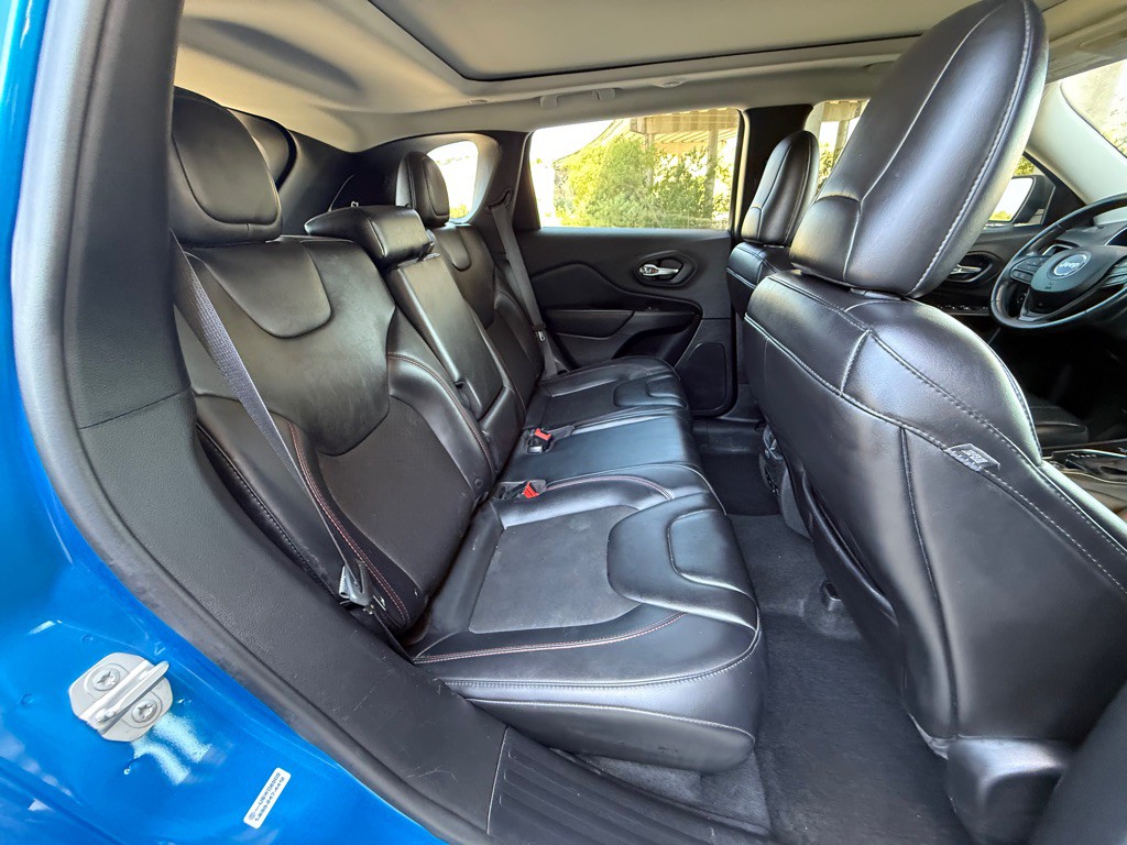 2019 Jeep Cherokee Image 17