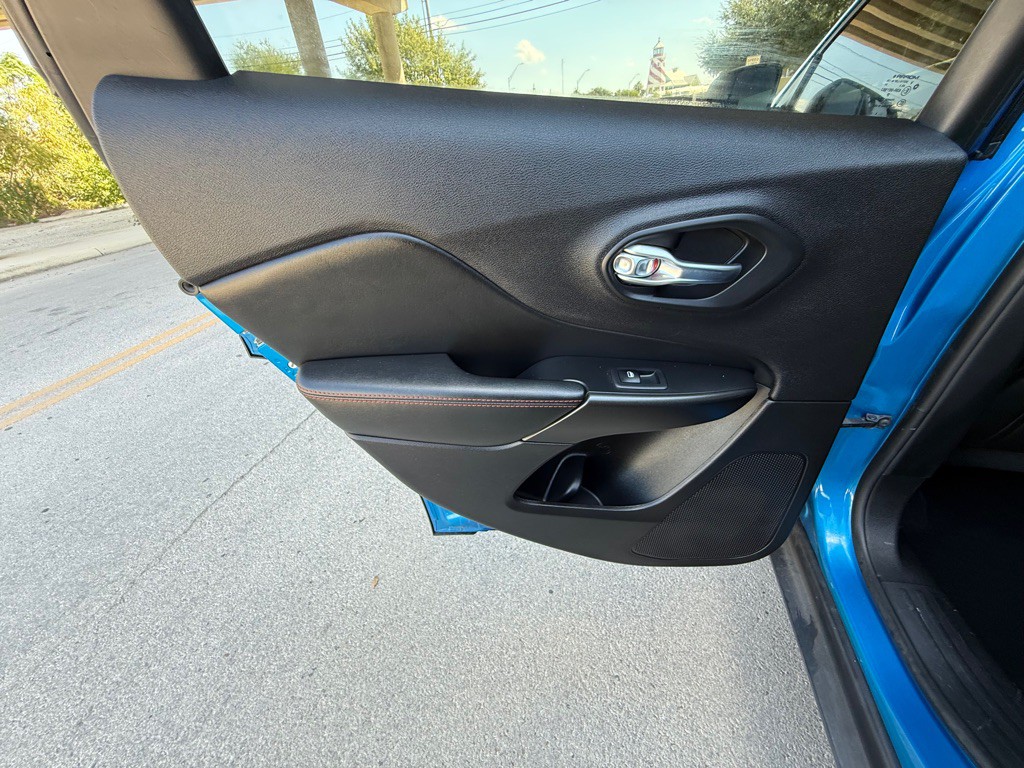 2019 Jeep Cherokee Image 18