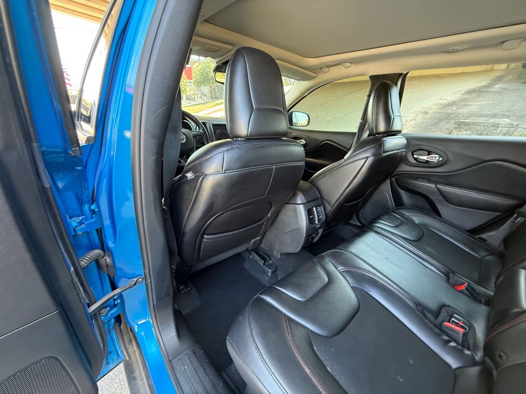 2019 Jeep Cherokee Image 19