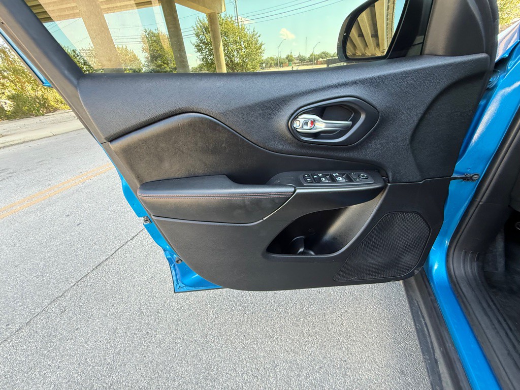 2019 Jeep Cherokee Image 23