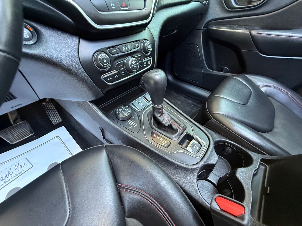 2019 Jeep Cherokee Image 28