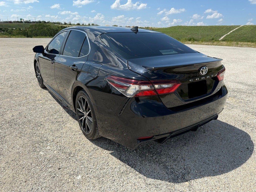 2021 Toyota Camry Image 11