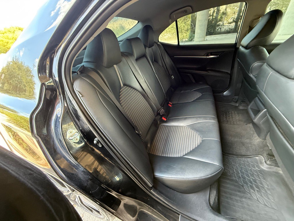 2021 Toyota Camry Image 17